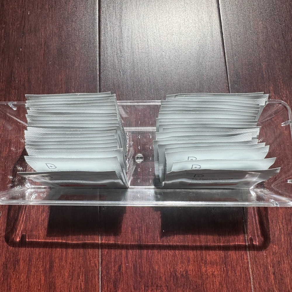 Dr. Dennis Gross Universal Daily Peel Packets - White with Orange Accent - Picture 2 of 4